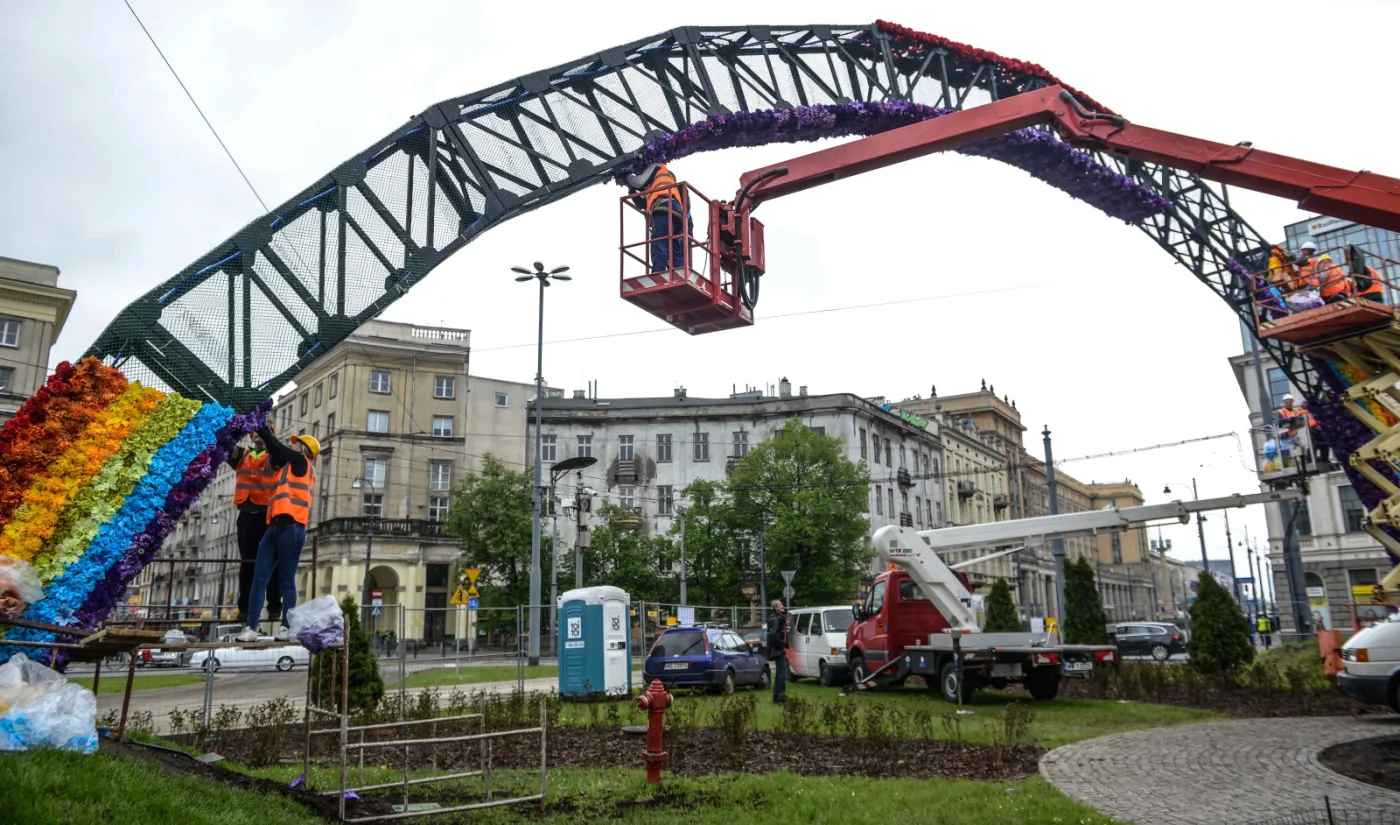 Sprawa powrotu tęczy na Plac Zbawiciela do prokuratury