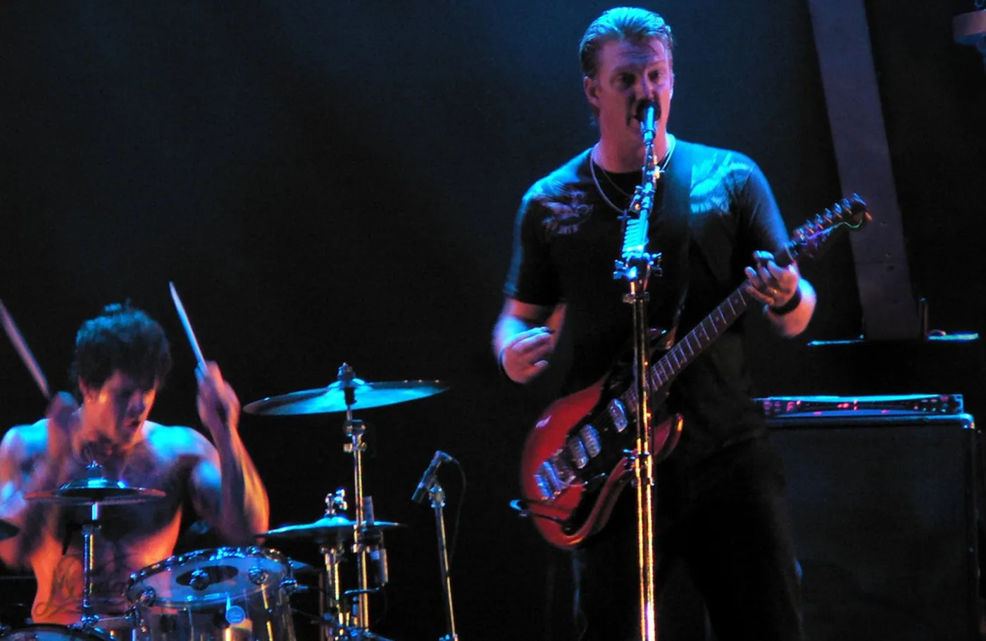 1353214-queens-of-the-stone-age.jpg