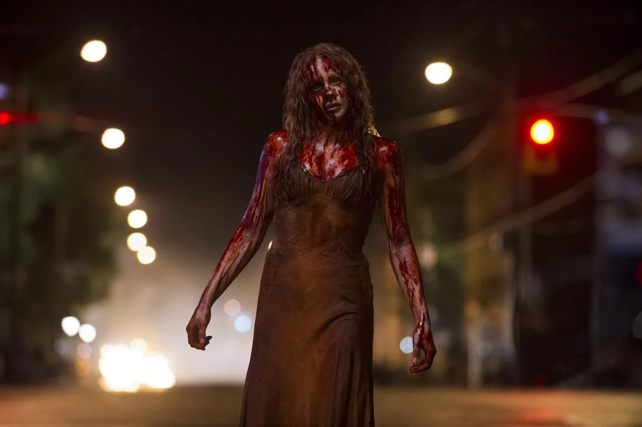 Chloë Grace Moretz w kolejnym zwiastunie "Carrie"