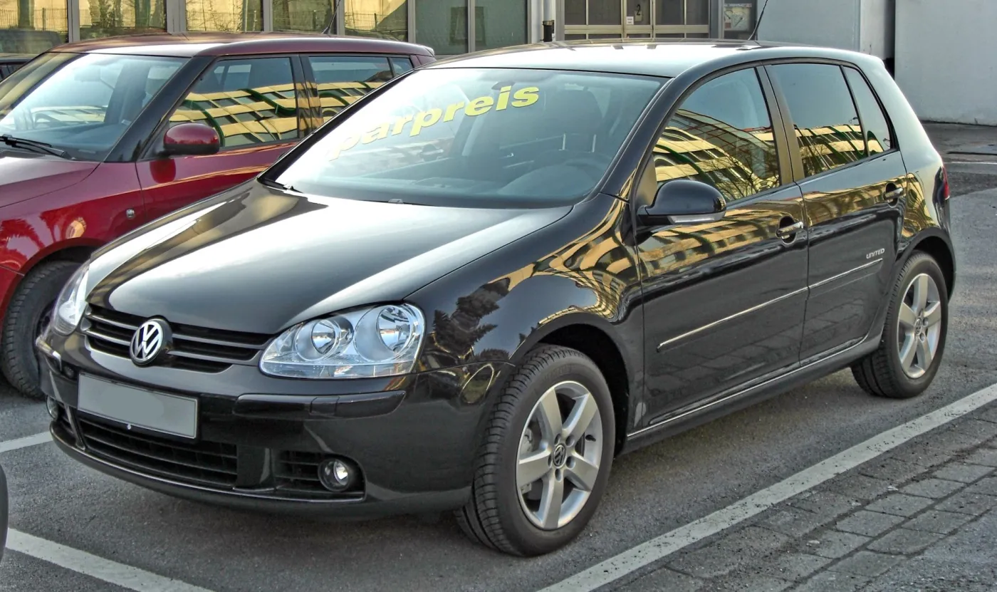 1375358-vw-golf-5-20090321-front.jpg