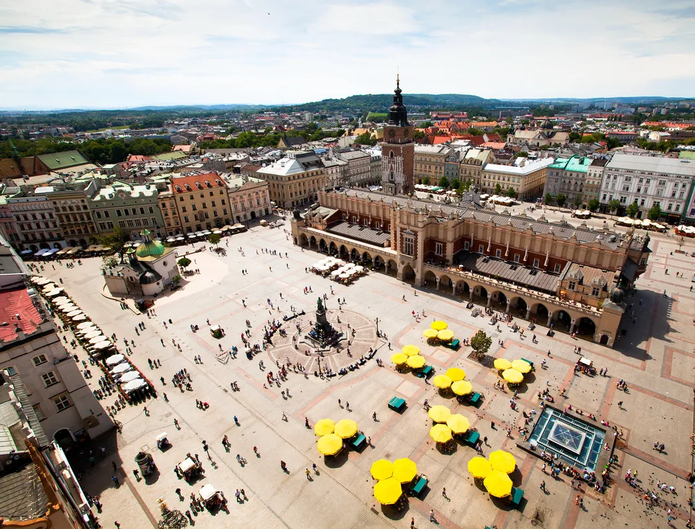 1459234-rynek-glowny-w-krakowie.jpg