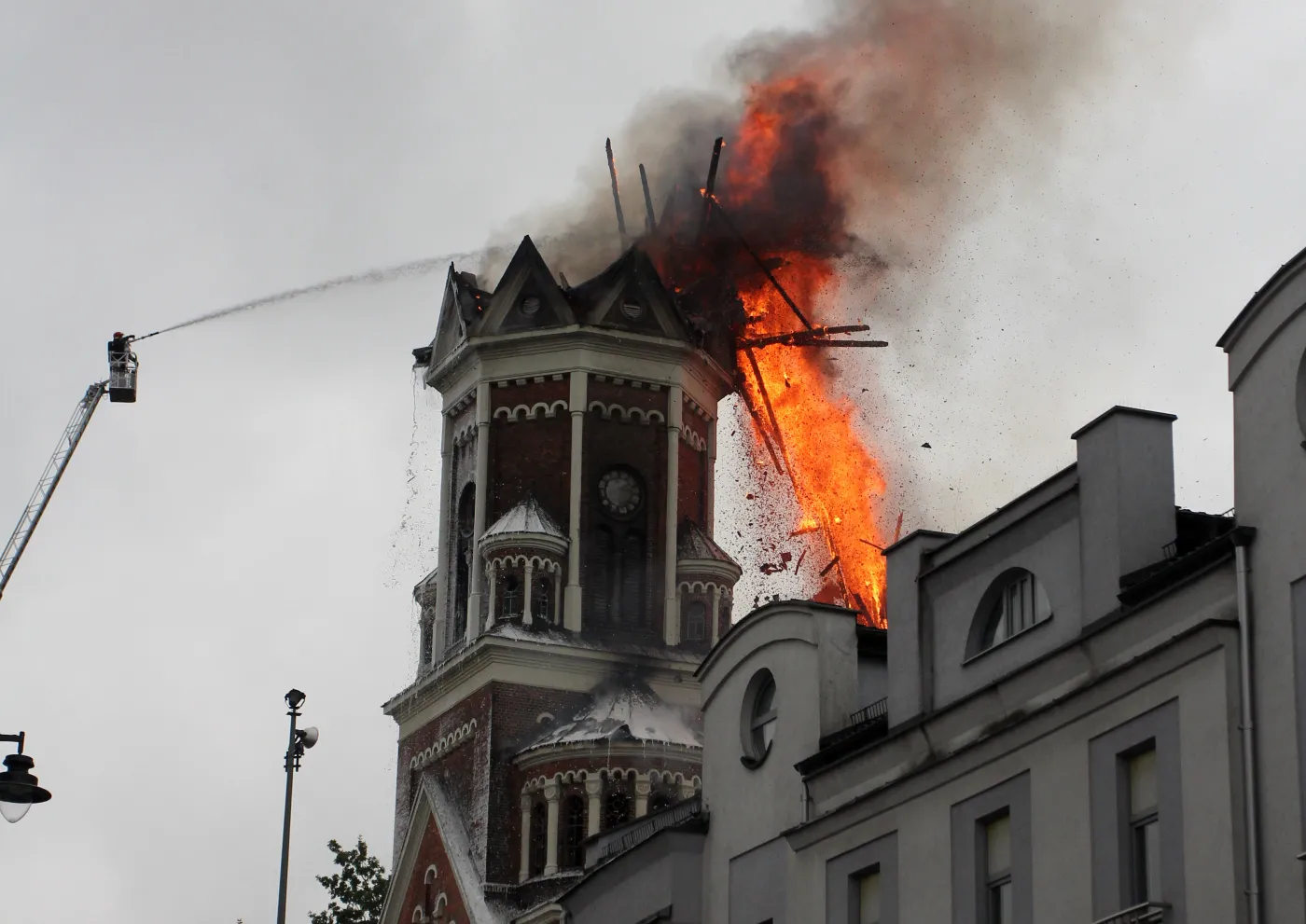 1481057-bialystok-pozar-w-kosciele.jpg