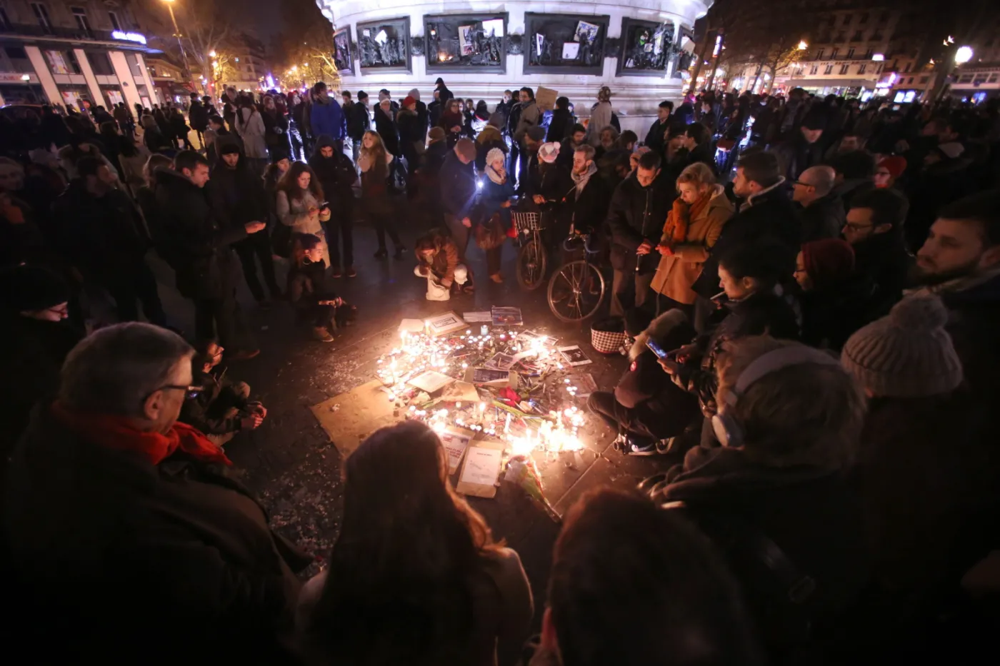 Muzułmańskie obiekty celem ataków Francuzów. Rosną antyislamskie nastroje