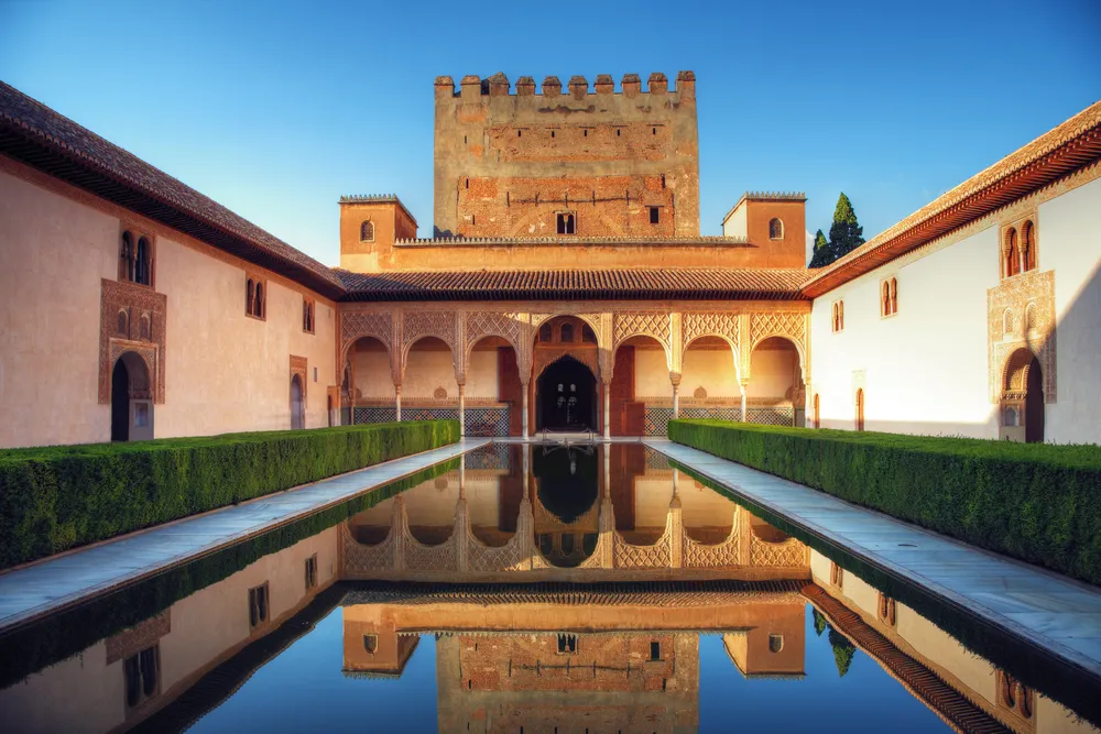 2204935-alhambra-granada-hiszpania.jpg