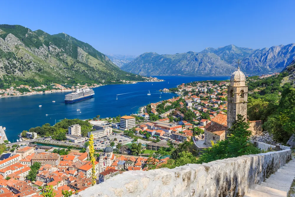 2221751-kotor-i-zatoka-kotorska.jpg