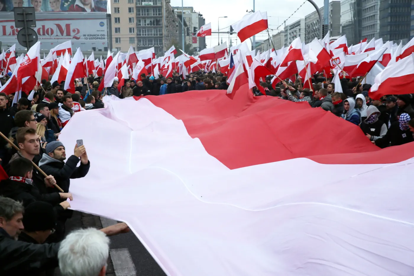 Spokojny Marsz Niepodległości 2016: Żadna Bruksela, żadna Andżela Merkel i inna banda z innego kraju nie będzie decydować za nas