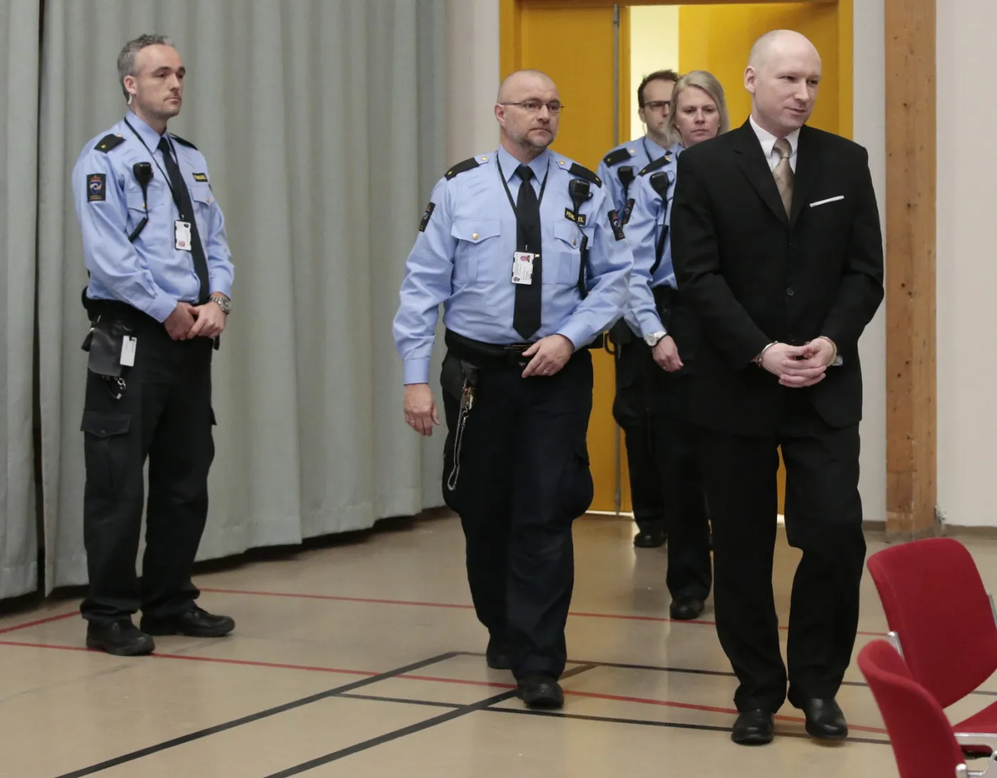 Breivik kontra Norwegia: Pierwszy dzień procesu za "nieludzkie traktowanie"