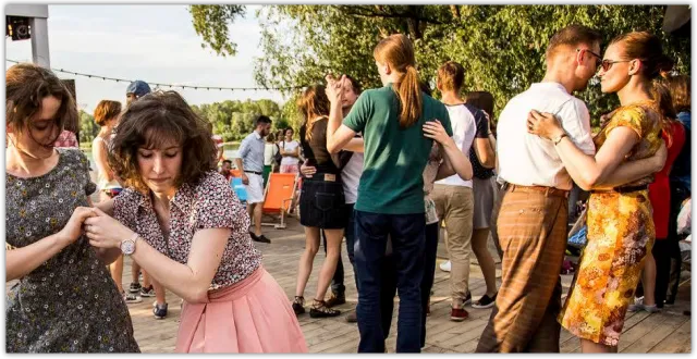 Let's swing! Potańcówki nad Wisłą w starym, amerykańskim stylu