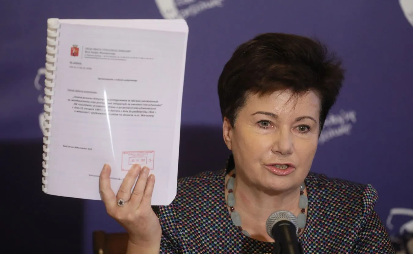 Posłowie PiS: Gronkiewicz-Waltz zaskarża decyzje komisji, której nie uznaje