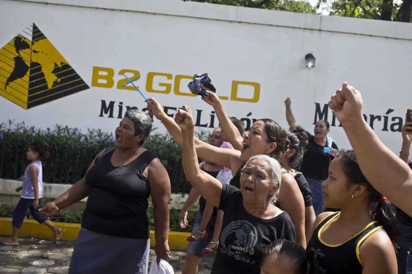 3139337-b2gold-protest-nikaragua.jpg
