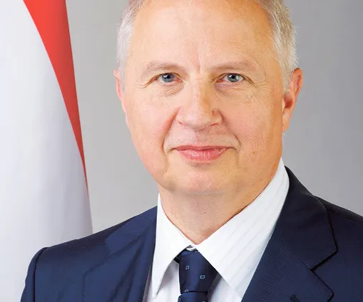 3140733-l-szlo-trocs-nyi-minister.jpg