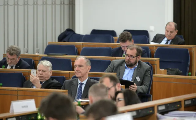 "To jest walec legislacyjny". Senacka komisja poparła ustawy o KRS i SN bez poprawek
