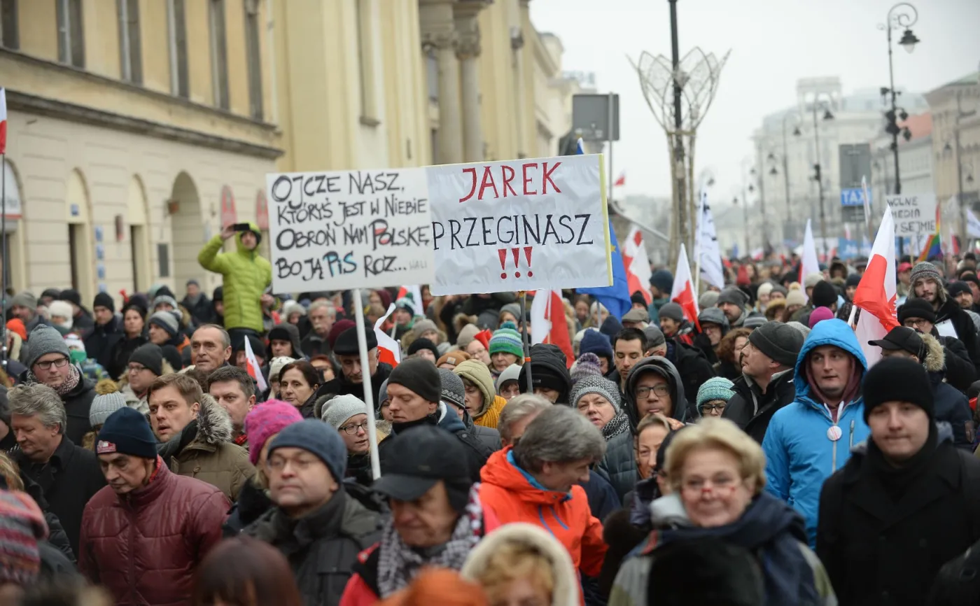2756888-protest-przeciw-rzadom-pis.jpg
