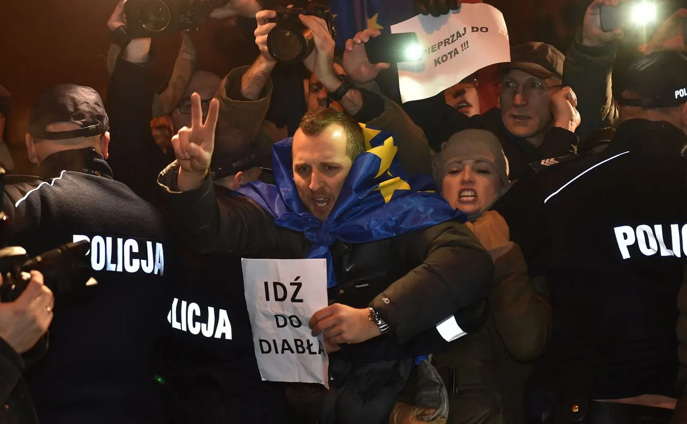 Demonstracja przed Wawelem