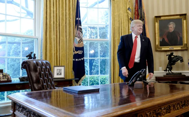 Trump odbył rozmowę telefoniczną z premierem Abe ws. Korei Północnej
