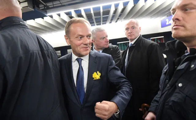 Kalambury: Gdzie uderzyć w Tuska, żeby go zabolało