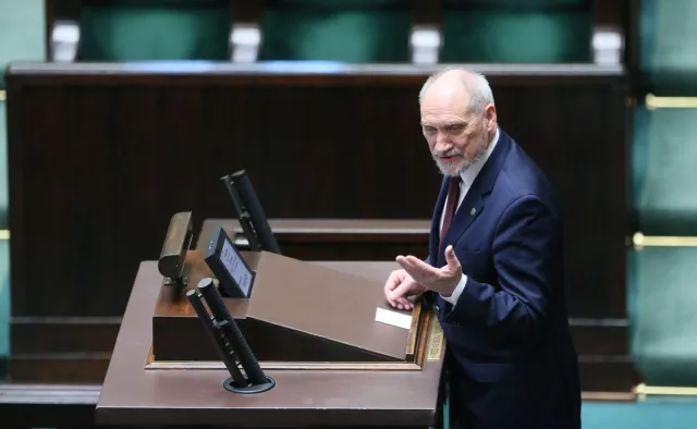 Lubnauer: Macierewicz musi odejść