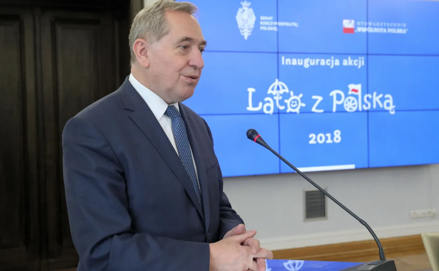 Zamek na wodzie w sercu chronionej puszczy. Inwestycja pod lupą CBA i ministerstwa