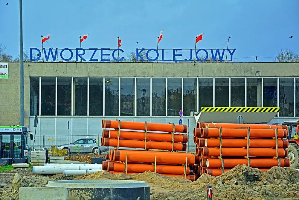Śmigłowce będą śledzić inwestycje kolejowe