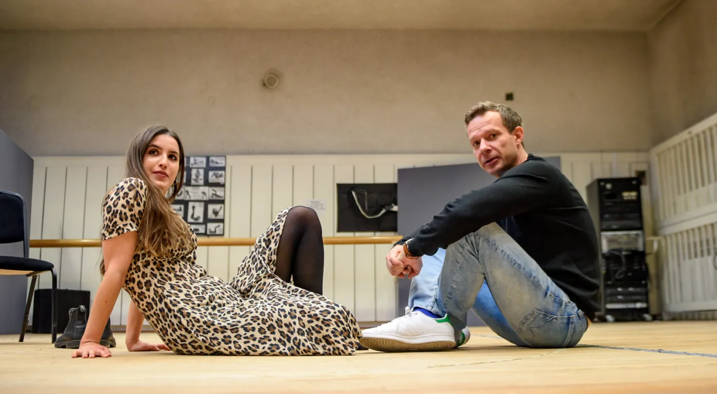 Damsko-męskie spojrzenie na seks, przeszłość i miłość. „Kilka dziewczyn" w Teatrze Narodowym