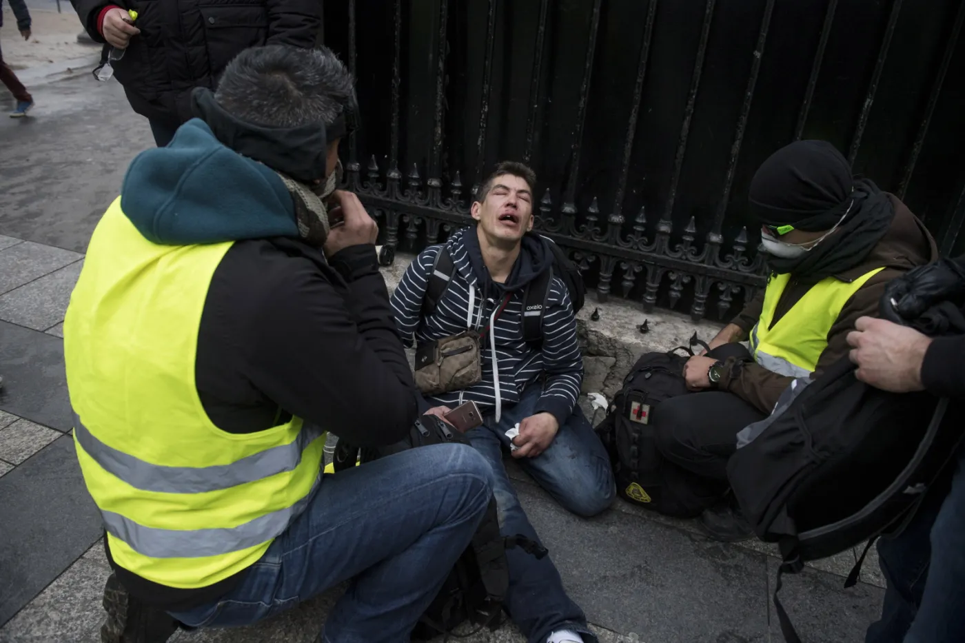 3904943-protest-zoltych-kamizelek.jpg