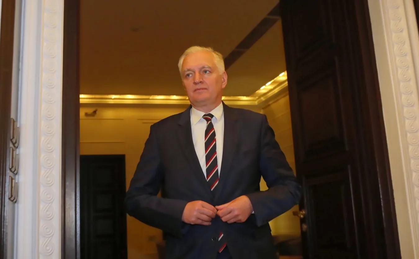Posłowie KO żądają wyjaśnień od Gowina w sprawie "szaleńczego rajdu" auta SOP