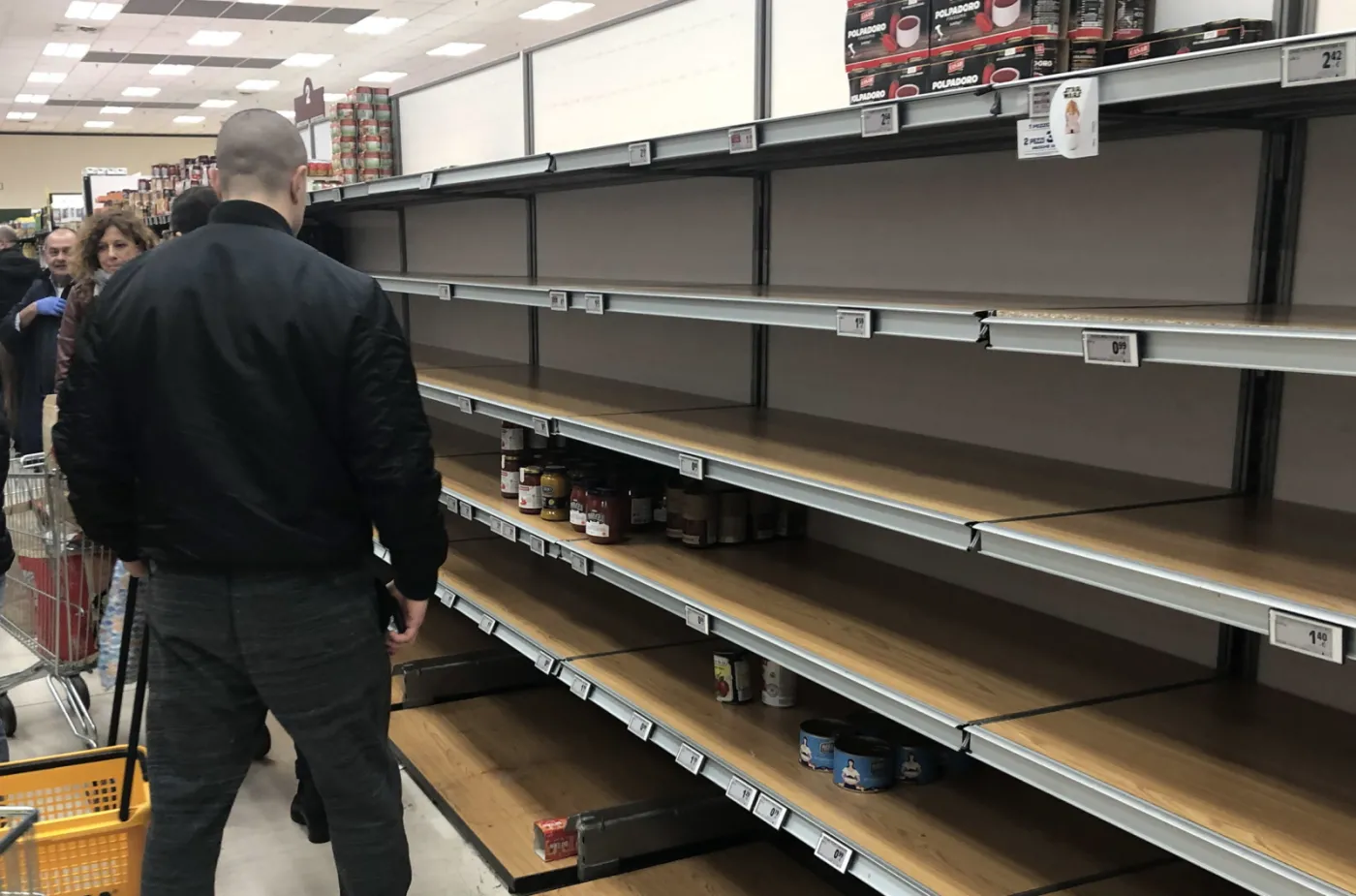 Włochy. W związku z koronawirusem przygotowano 6600 miejsc w 80 koszarach