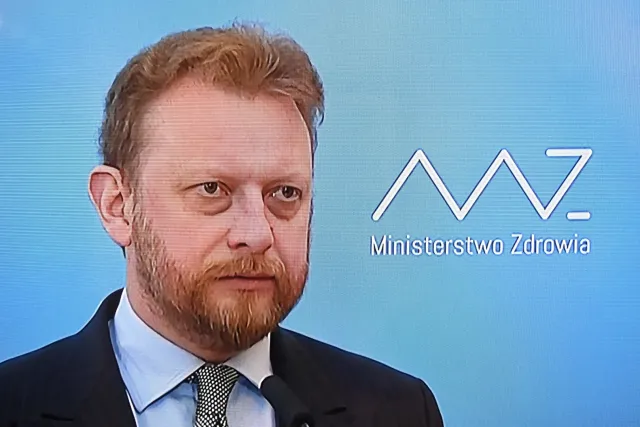 Czy będzie można odwiedzić rodzinę w Wielkanoc? Ilu zakażonych jednocześnie szpitale są w stanie leczyć? [WYWIAD Z MINISTREM ZDROWIA]