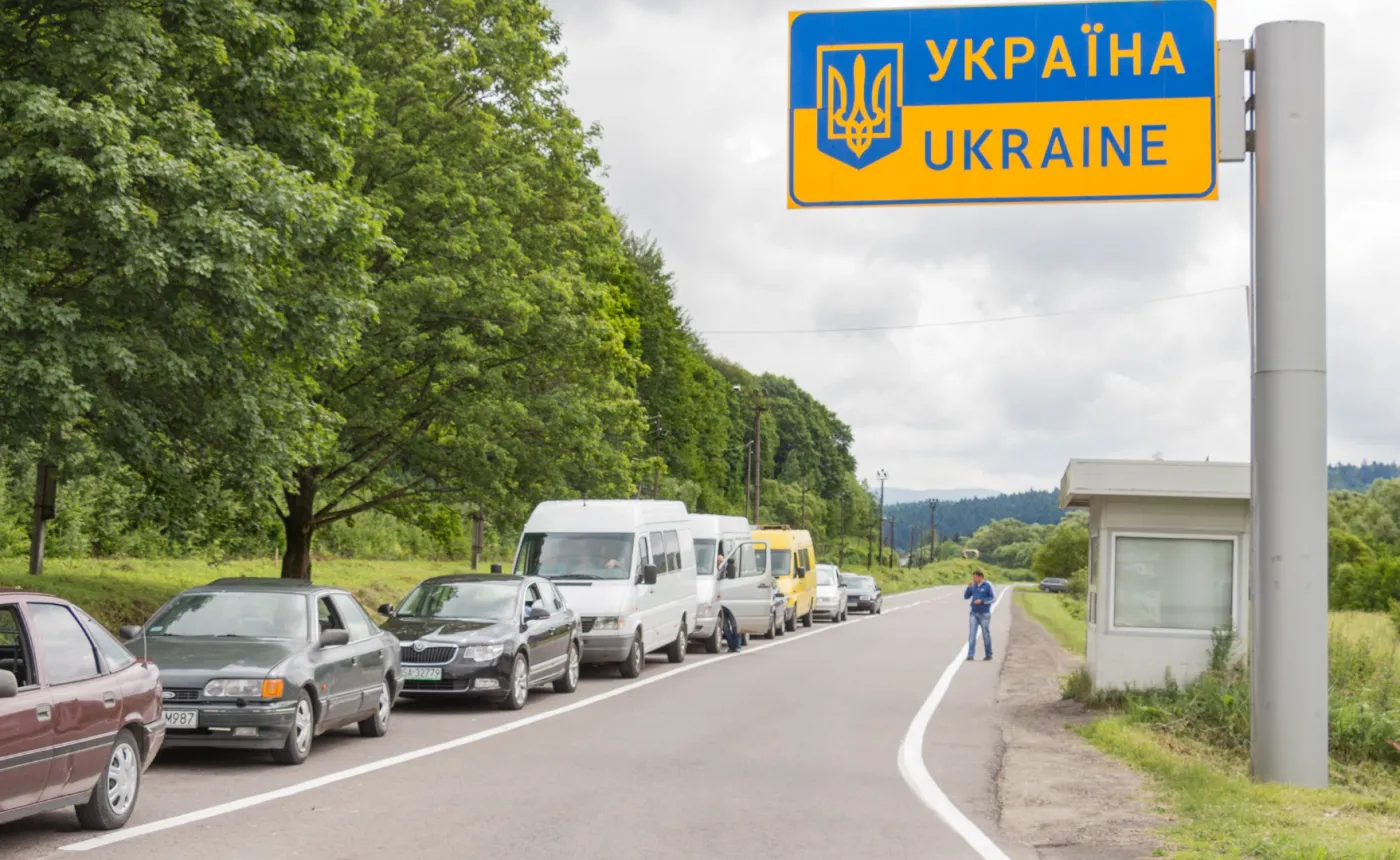 Ukraina: Kierowcy samochodów na zagranicznych numerach blokują granicę z Polską