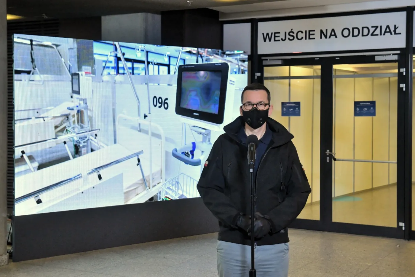 Dziś informacja o nowych obostrzeniach. Wśród możliwych rozwiązań: stan nadzwyczajny i zakaz poruszania się