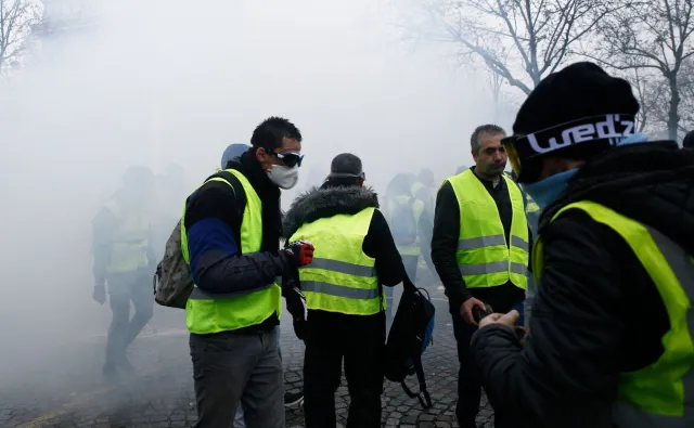 Komisja Europejska pozwoli Macronowi kontynuować reformy