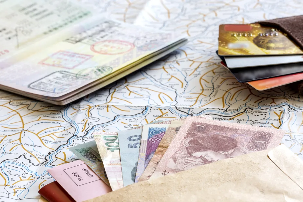 Rozliczamy pracujących za granicą. Fiskus chce poznać ich dochody, a może i uszczknąć PIT