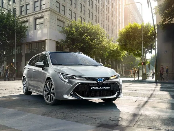 4298710-toyota-corolla-ts-kombi.jpg