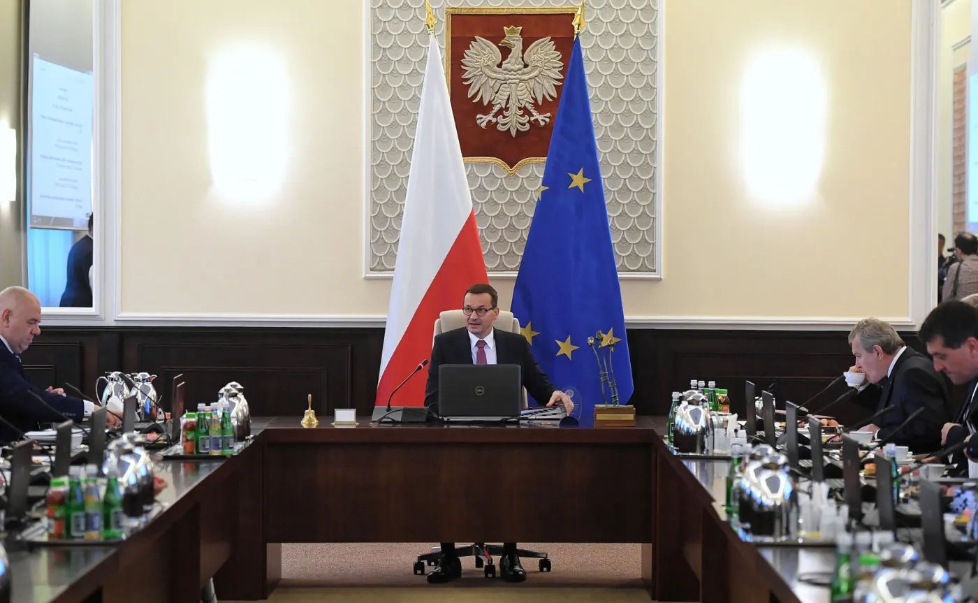 Rząd przyjął budżet na 2020 rok. Wiemy, co ze zniesieniem trzydziestokrotności