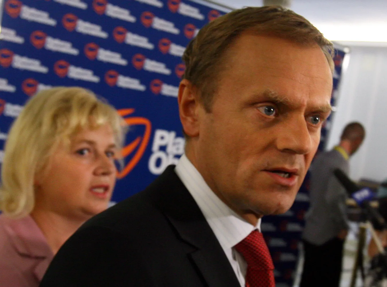 Oskarżano ją o lewe ustawy, a Tusk ją broni