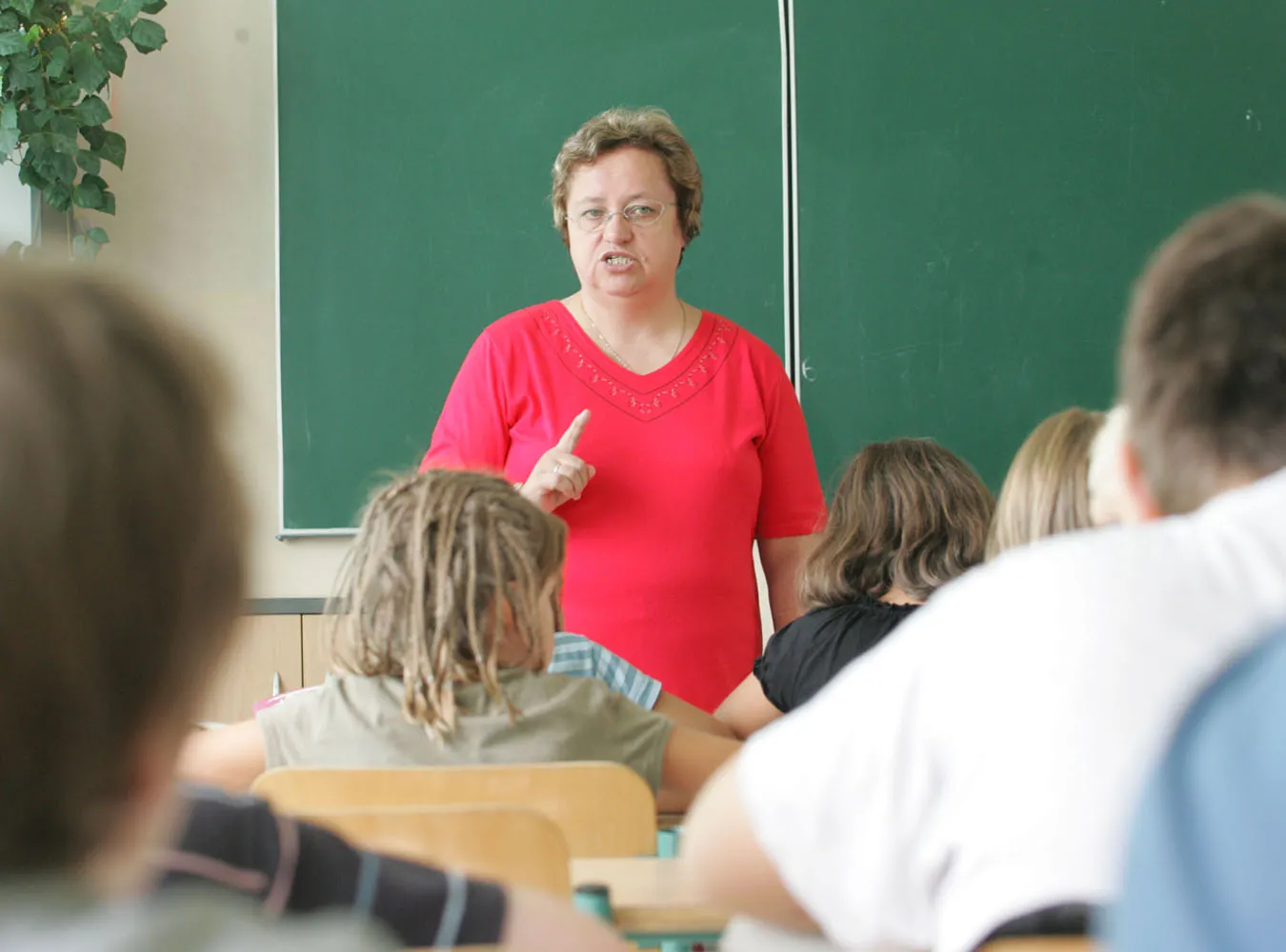 Najbardziej ufamy nauczycielom, najmniej politykom