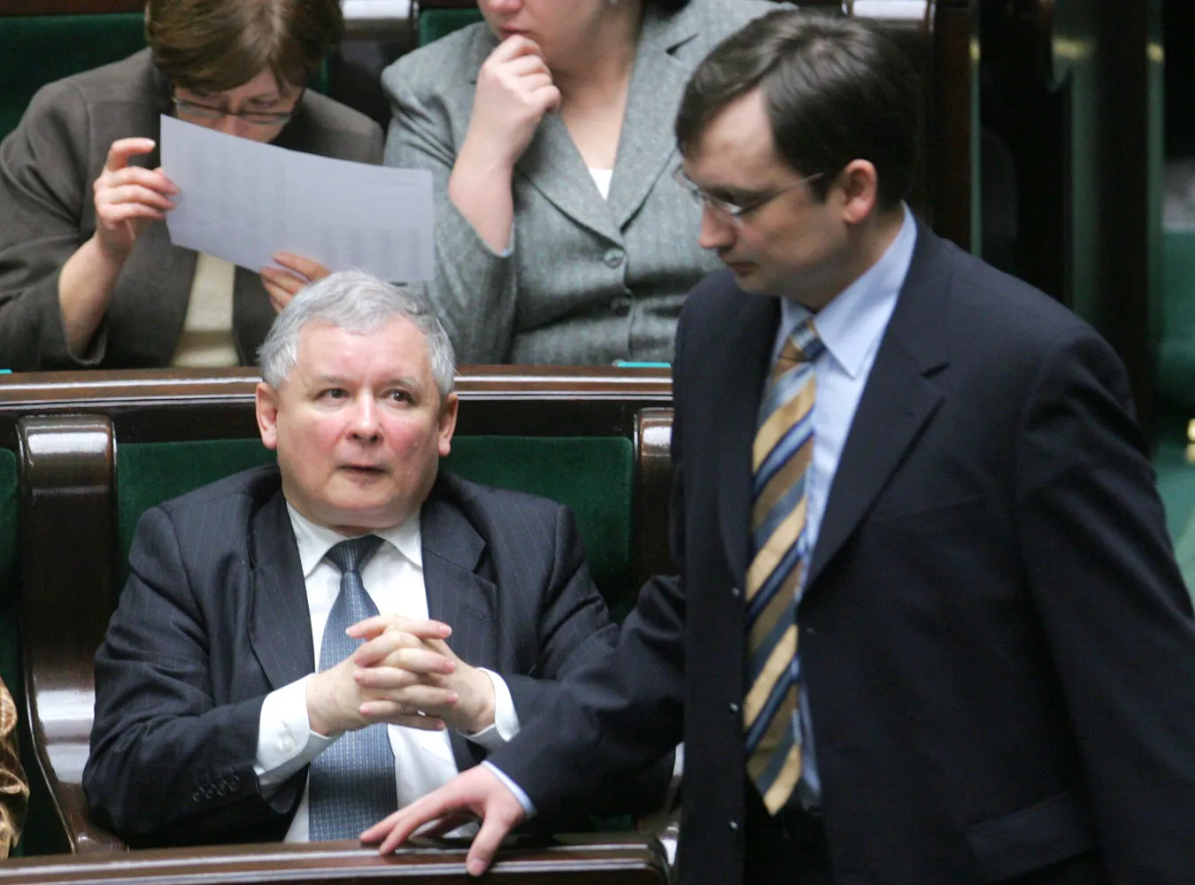 Jarosław Kaczyński i Zbigniew Ziobro podczas posiedzenia Sejmu, styczeń 2008