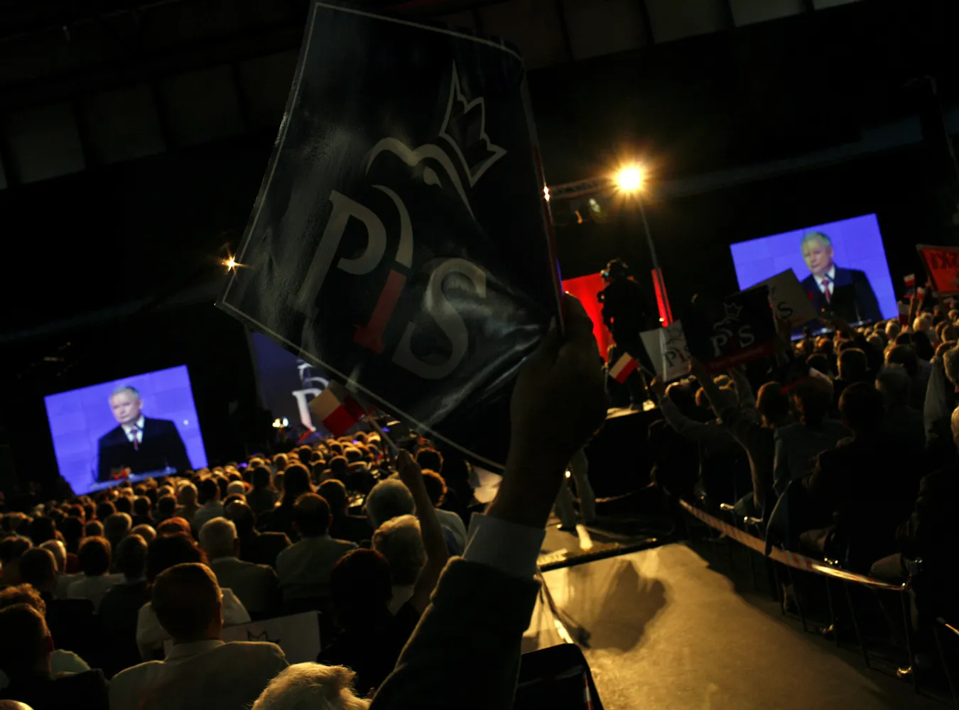 Widowiskowe konwencje stały się specjalnością PiS