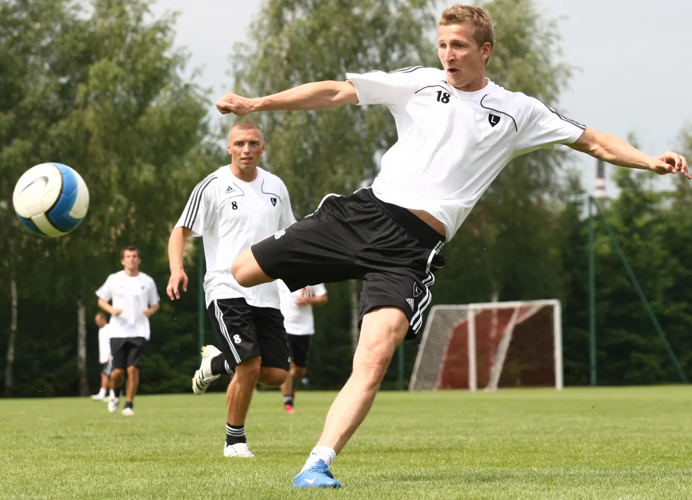 Legia i Lech zaczynają walkę o puchary