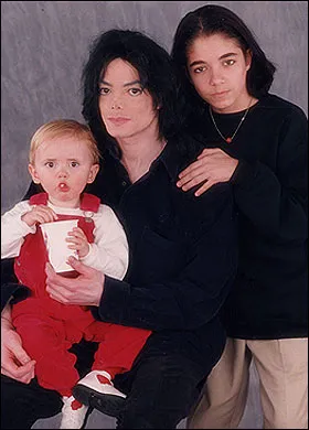 Omer Bhatti na rodzinnych zdjęciach Jacko