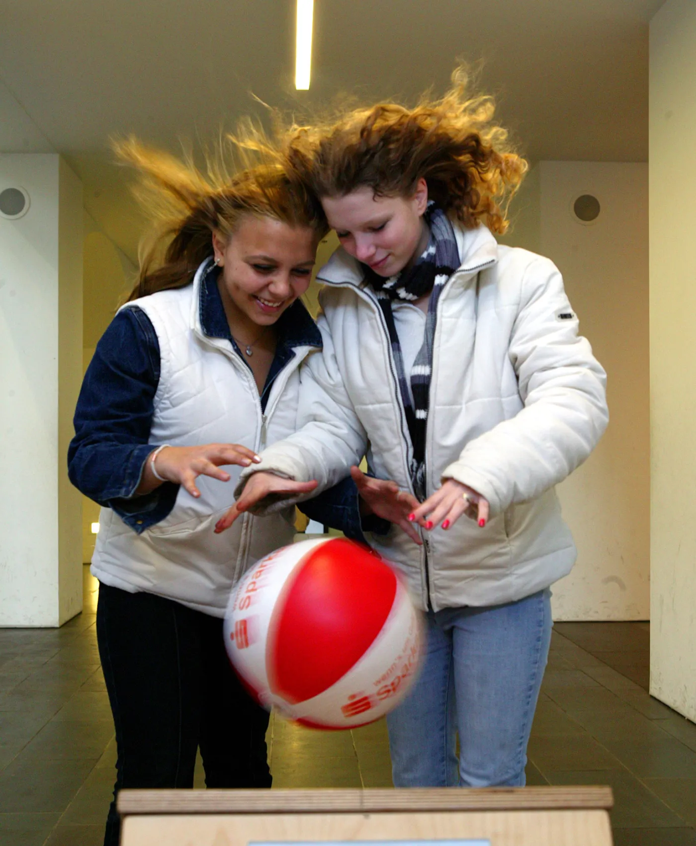 fr_2_flyingball_25771a_33080.jpg