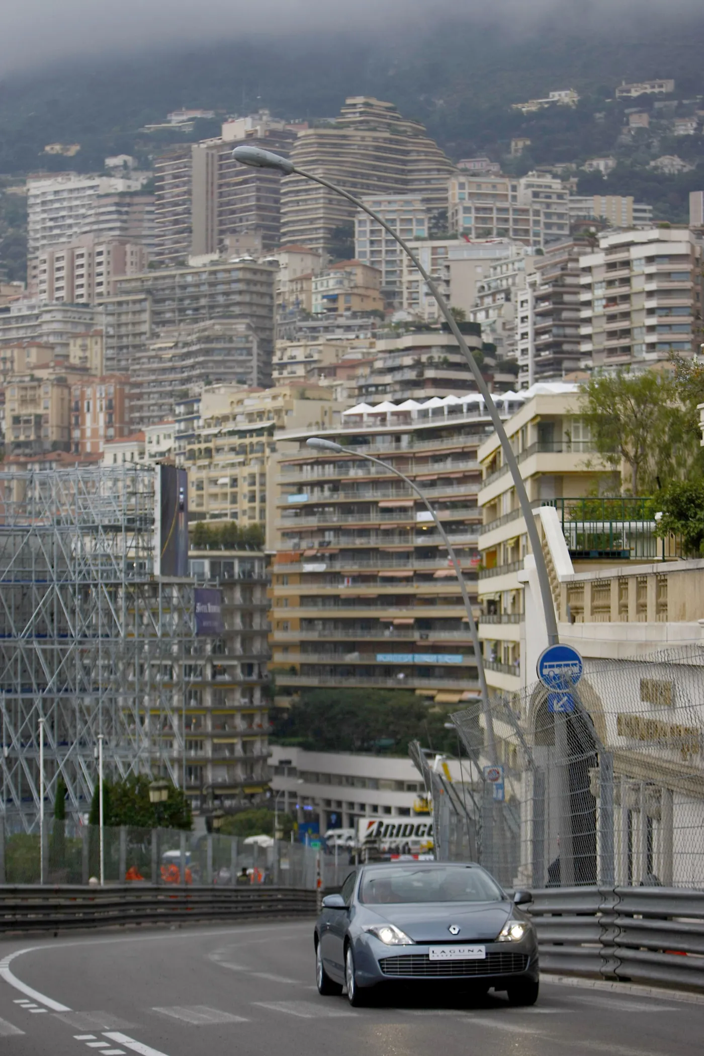 fr_renault006_88637a_298651.jpg