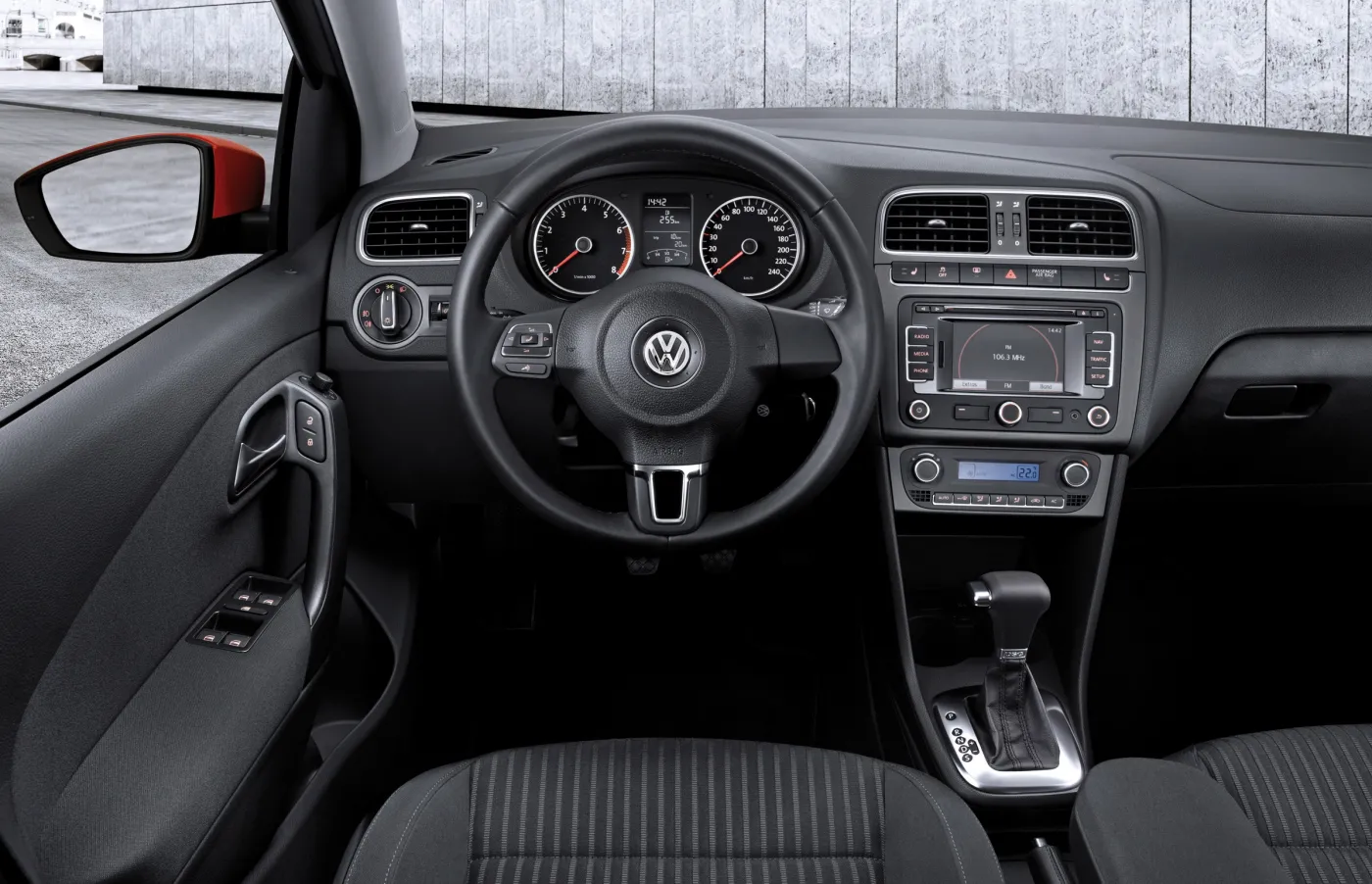 fr_vw_polo_03_171263a_1117503.jpg