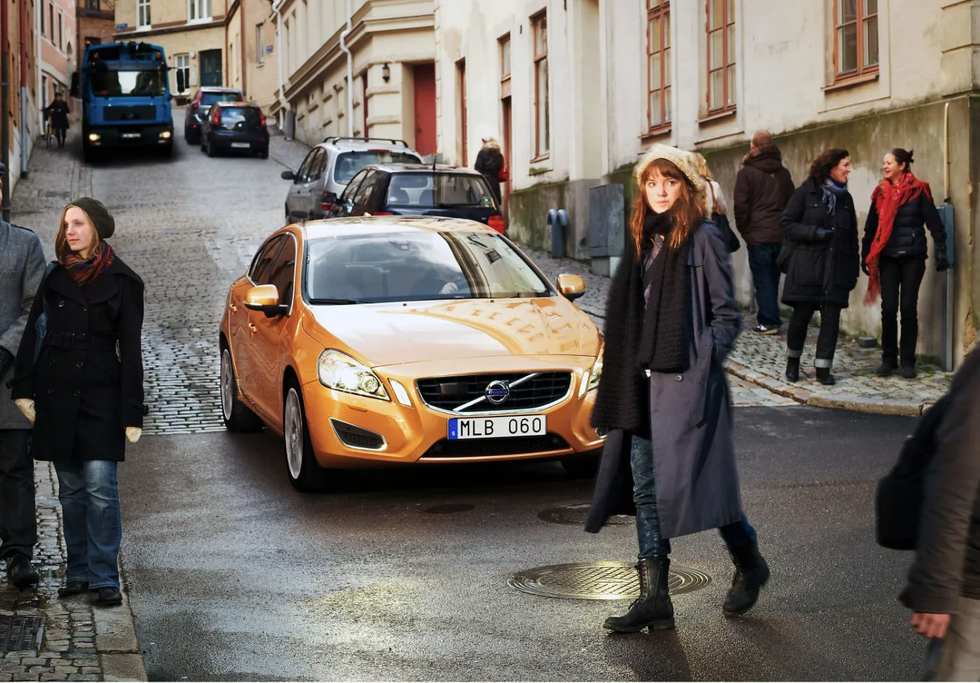 fr_volvocar_4_272972a_510561.jpg