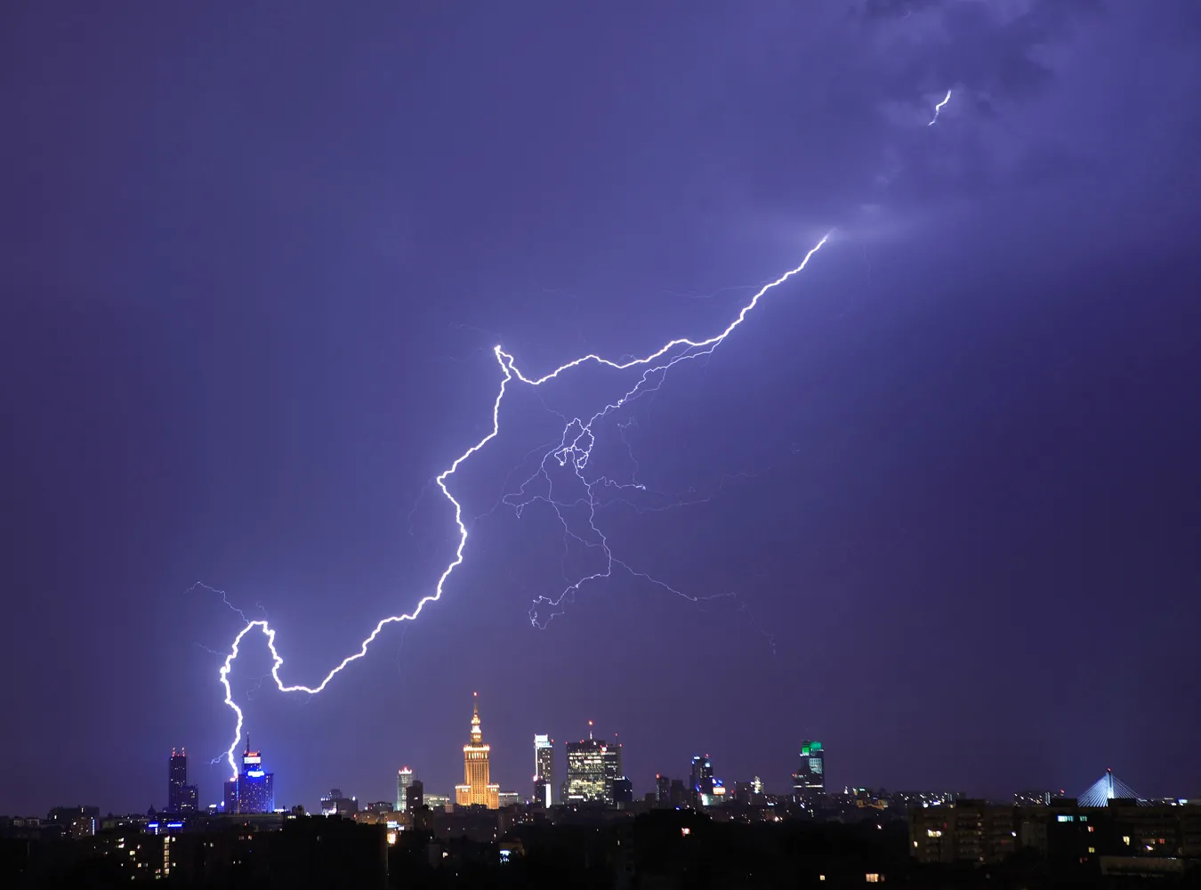 Uwaga, wracają burze Będzie bardzo groźnie