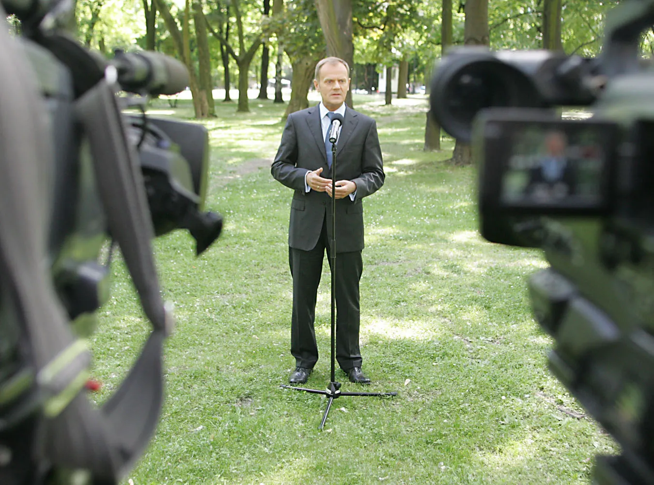 Tusk pozwala zmieniać Polskę w Curacao
