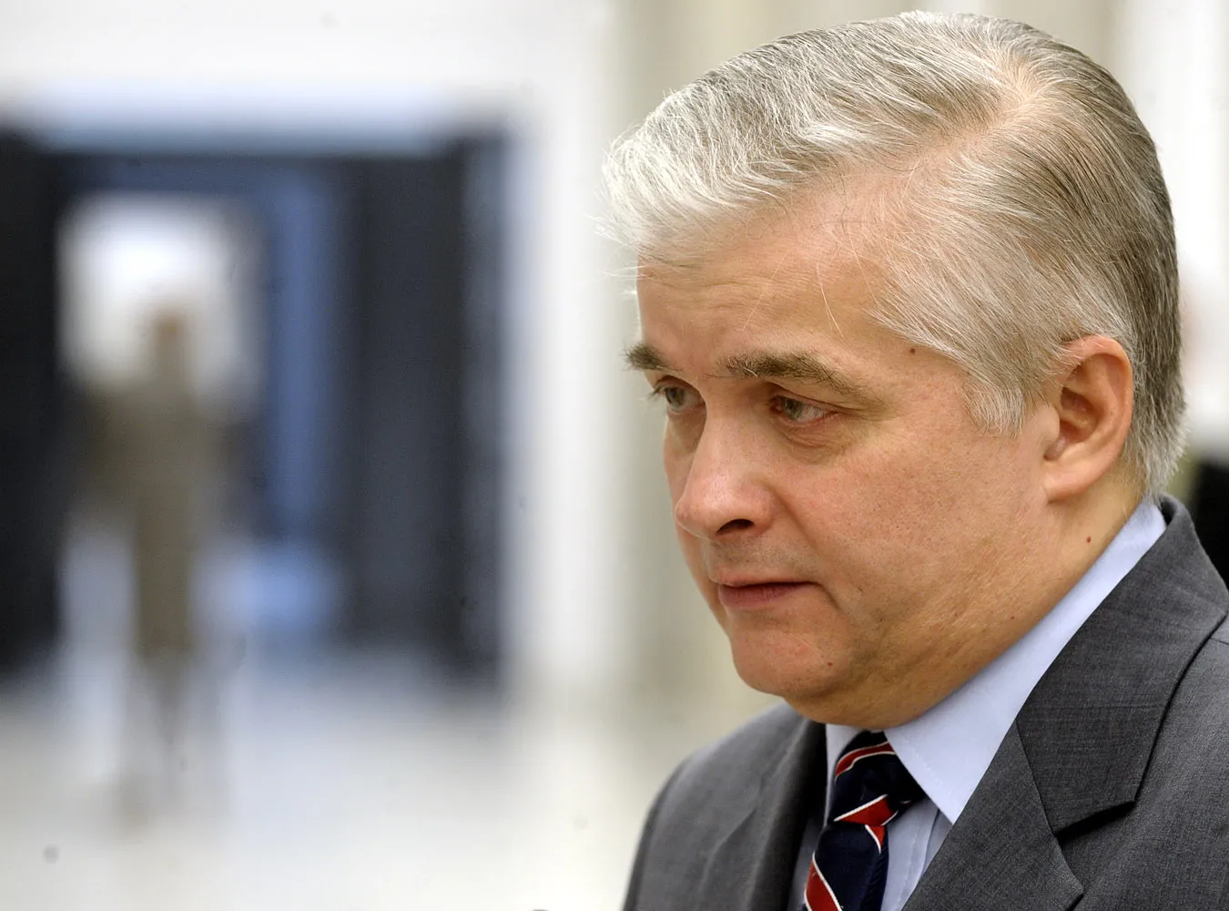 Zmalały szanse na wybór Cimoszewicza