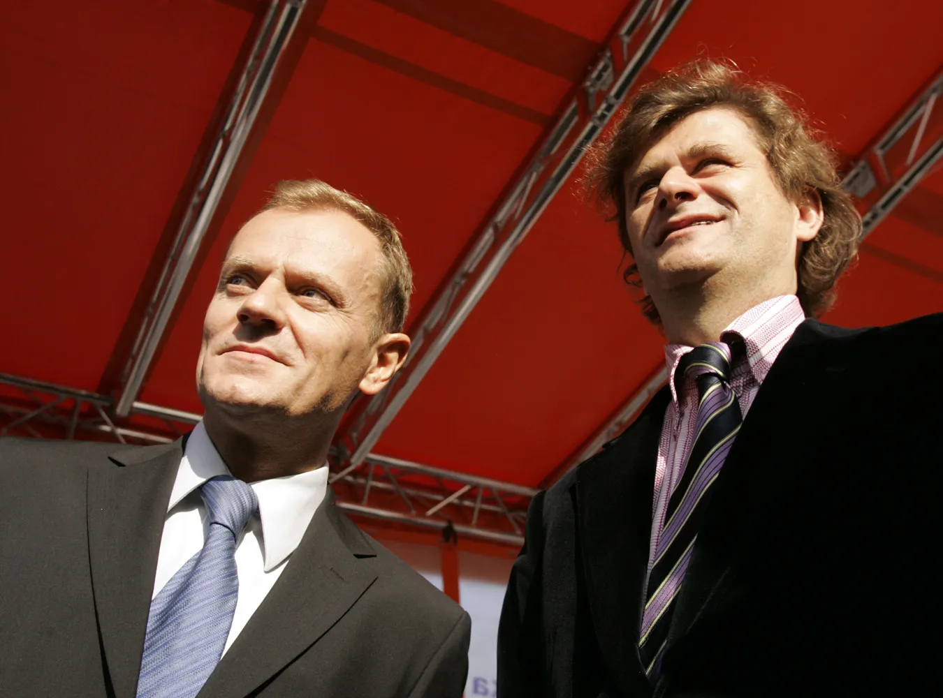 Tusk: Demonstracje przed siedzibami biskupów niestosowne