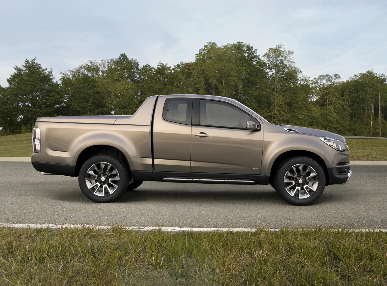 1916063-chevrolet-colorado-13.jpg