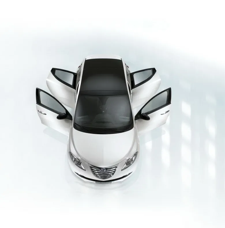 1930978-lancia-ypsilon-nowa-8.jpg